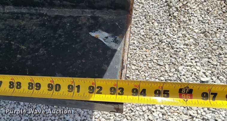 image for item JE9906 1997 Ford F800  bucket truck