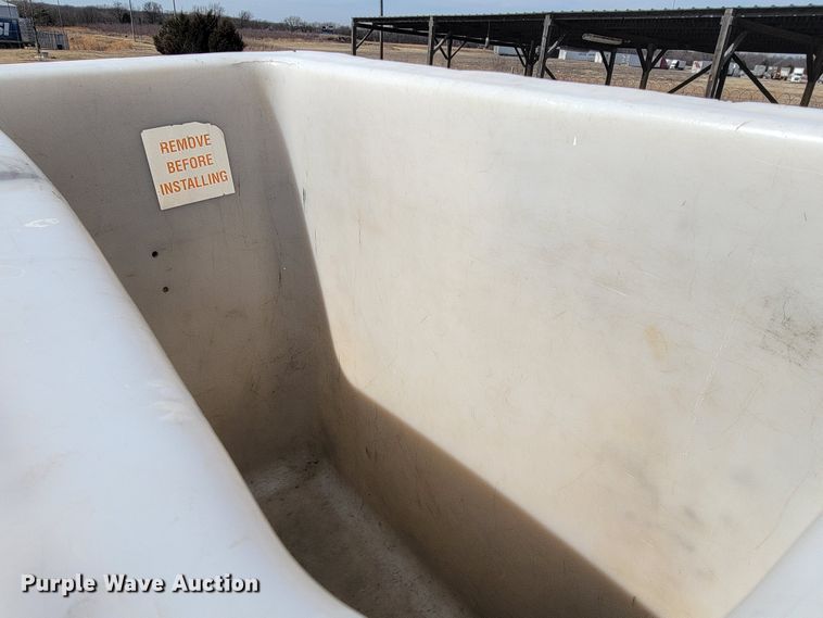 image for item JE9906 1997 Ford F800  bucket truck