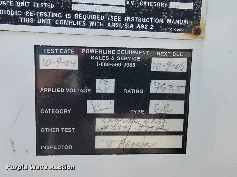 image for item JE9906 1997 Ford F800  bucket truck