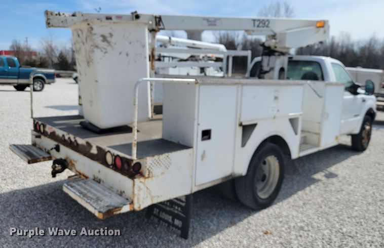 image for item JE9919 1999 Ford F450 Super Duty XL  bucket truck