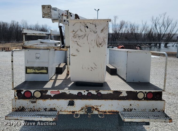 image for item JE9919 1999 Ford F450 Super Duty XL  bucket truck