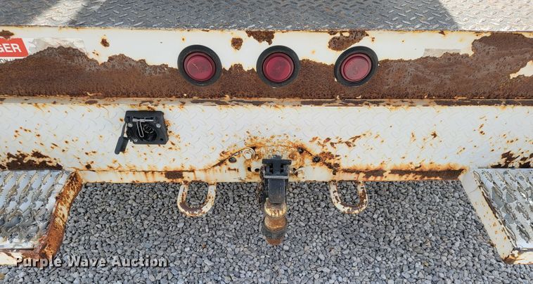 image for item JE9919 1999 Ford F450 Super Duty XL  bucket truck