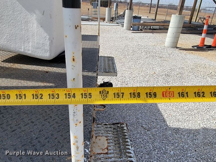 image for item JE9919 1999 Ford F450 Super Duty XL  bucket truck