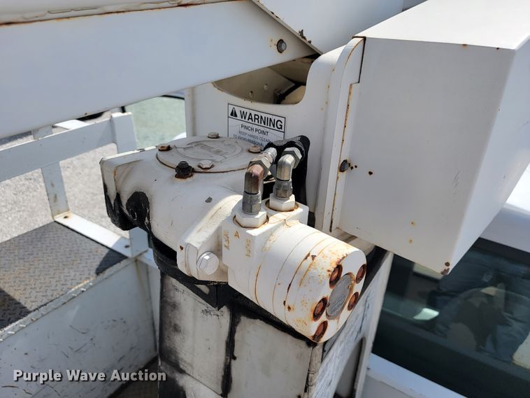 image for item JE9919 1999 Ford F450 Super Duty XL  bucket truck