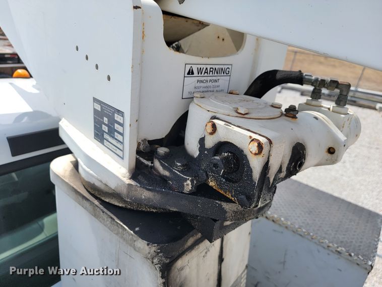 image for item JE9919 1999 Ford F450 Super Duty XL  bucket truck