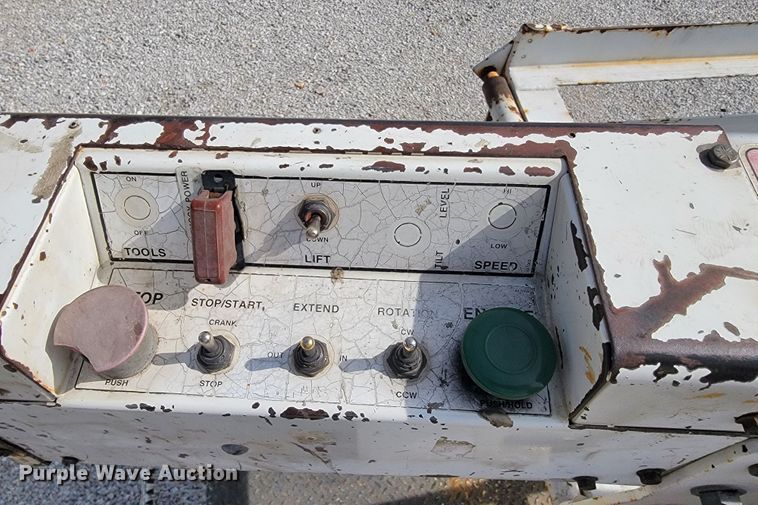 image for item JE9919 1999 Ford F450 Super Duty XL  bucket truck