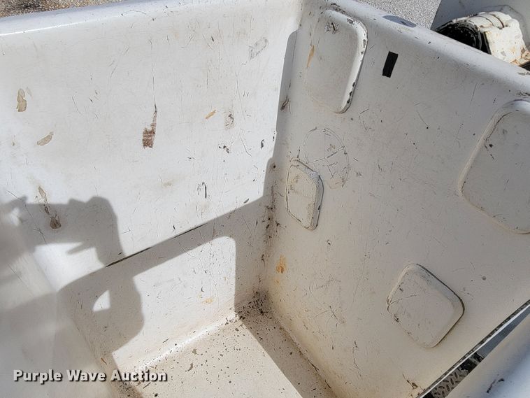 image for item JE9919 1999 Ford F450 Super Duty XL  bucket truck