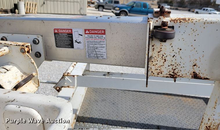 image for item JE9919 1999 Ford F450 Super Duty XL  bucket truck