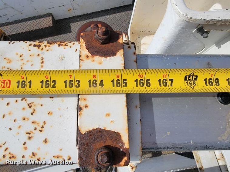 image for item JE9919 1999 Ford F450 Super Duty XL  bucket truck