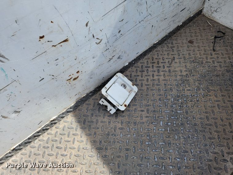 image for item JE9919 1999 Ford F450 Super Duty XL  bucket truck