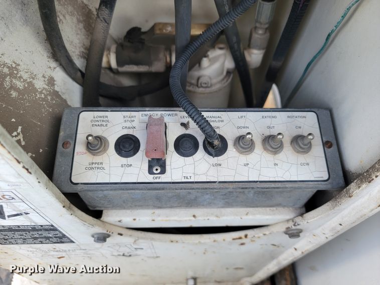 image for item JE9919 1999 Ford F450 Super Duty XL  bucket truck