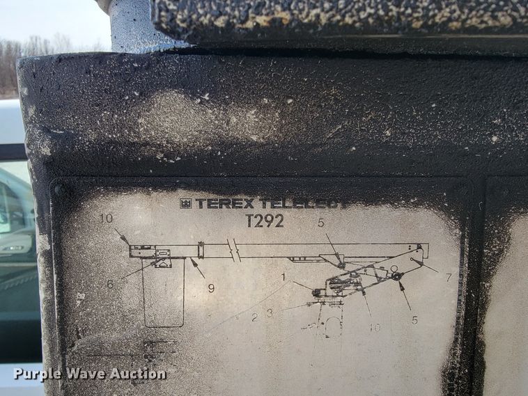 image for item JE9919 1999 Ford F450 Super Duty XL  bucket truck