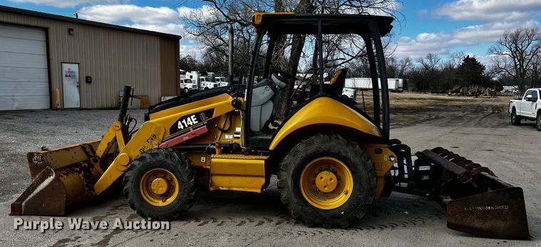 image for item JH9332 2008 Caterpillar 414E  landscape tractor