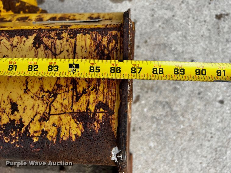 image for item JH9332 2008 Caterpillar 414E  landscape tractor