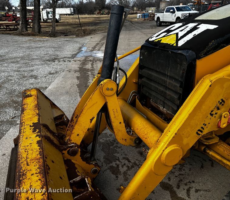 image for item JH9332 2008 Caterpillar 414E  landscape tractor