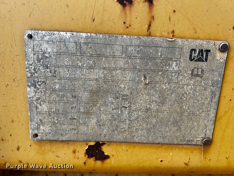 image for item JH9332 2008 Caterpillar 414E  landscape tractor