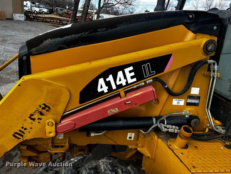 image for item JH9332 2008 Caterpillar 414E  landscape tractor