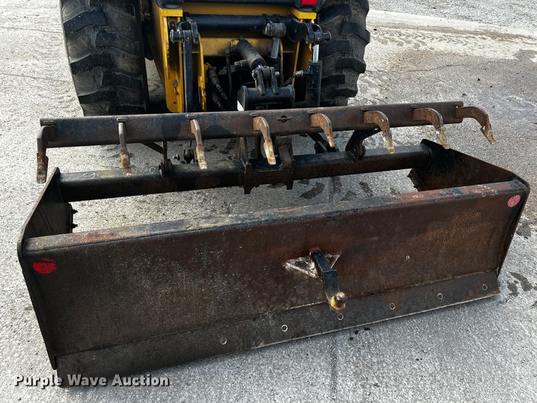 image for item JH9332 2008 Caterpillar 414E  landscape tractor