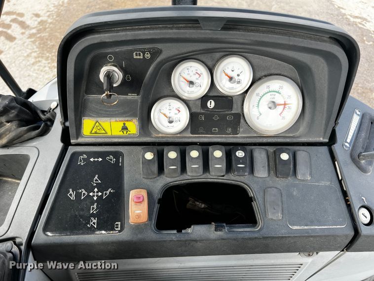 image for item JH9332 2008 Caterpillar 414E  landscape tractor