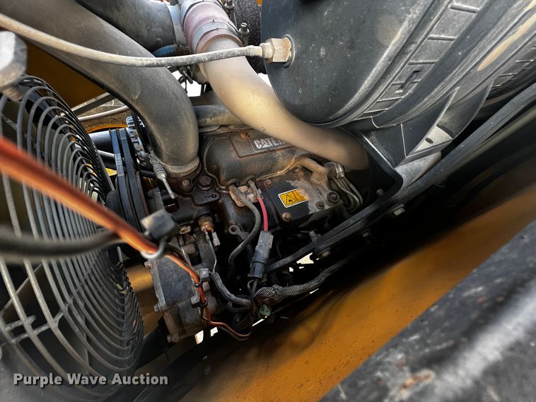 image for item JH9332 2008 Caterpillar 414E  landscape tractor