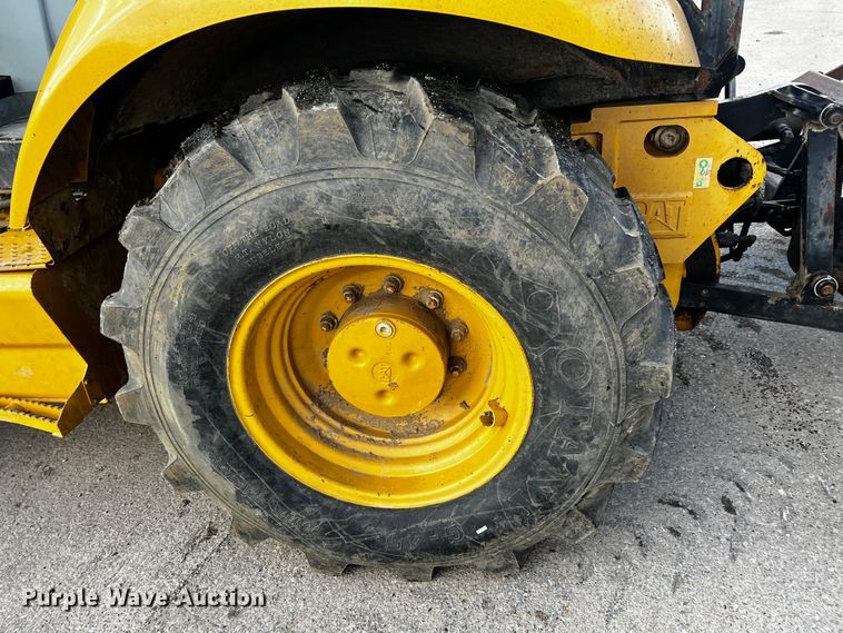 image for item JH9332 2008 Caterpillar 414E  landscape tractor