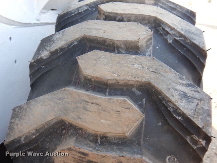 image for item JK9540 2013 Bobcat S750  skid steer loader