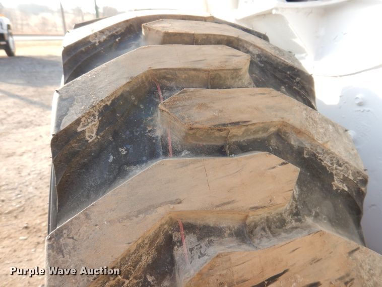 image for item JK9540 2013 Bobcat S750  skid steer loader