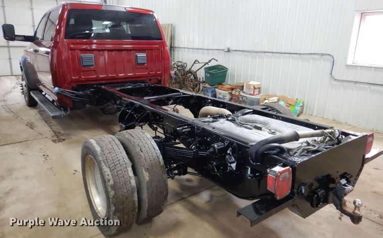 image for item JK9543 2015 Dodge Ram 5500HD  Crew Cab truck cab and chassis