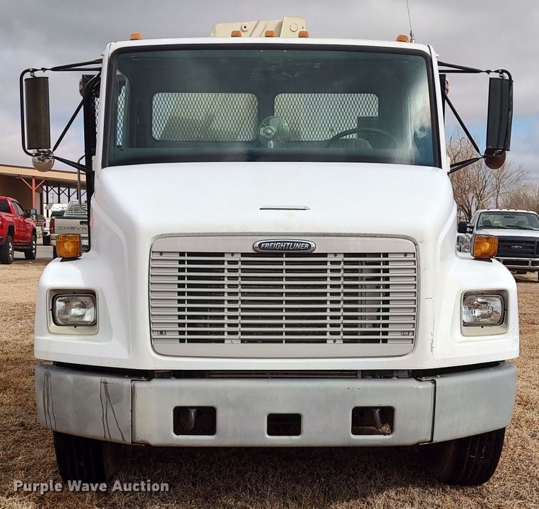 image for item JO9694 1995 Freightliner FL70  crane truck