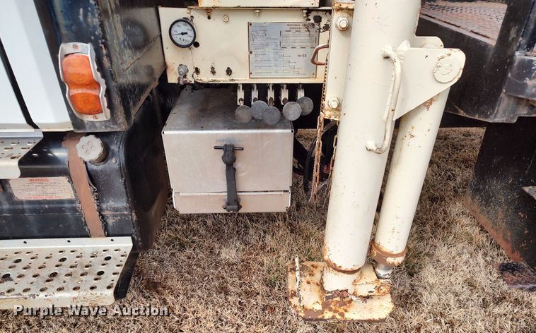 image for item JO9694 1995 Freightliner FL70  crane truck