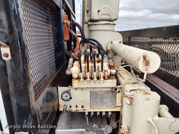 image for item JO9694 1995 Freightliner FL70  crane truck