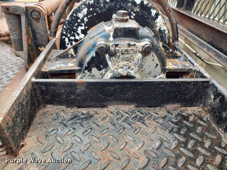 image for item JO9694 1995 Freightliner FL70  crane truck