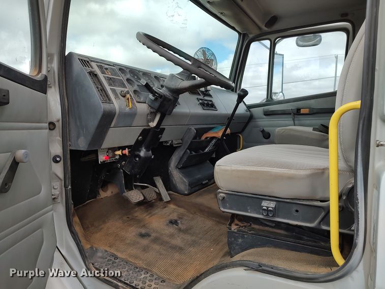 image for item JO9694 1995 Freightliner FL70  crane truck