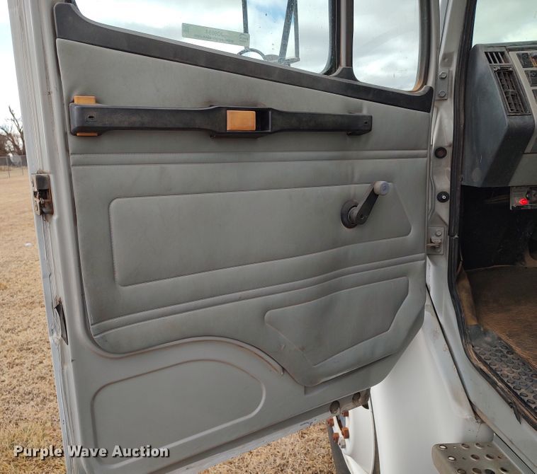 image for item JO9694 1995 Freightliner FL70  crane truck