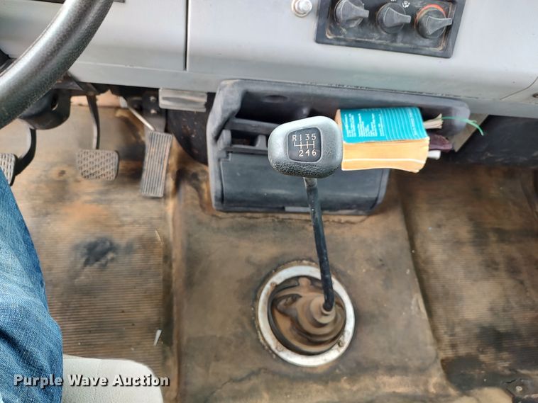 image for item JO9694 1995 Freightliner FL70  crane truck