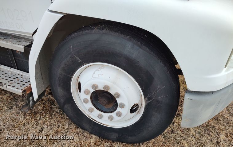 image for item JO9694 1995 Freightliner FL70  crane truck