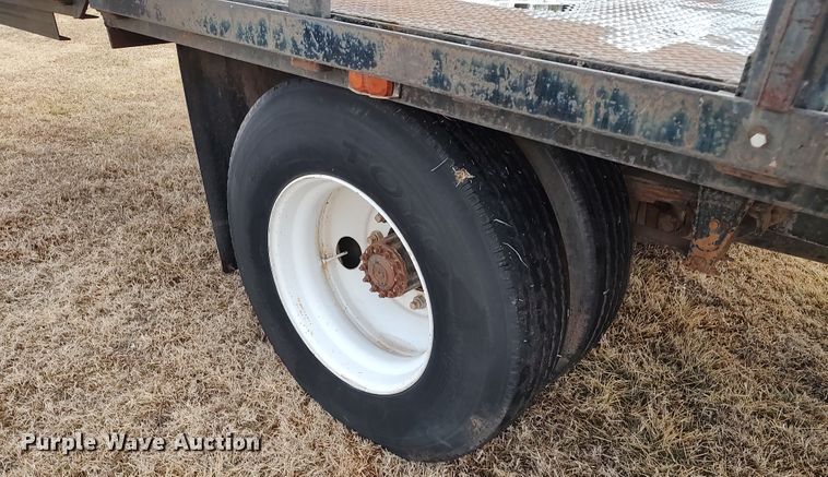 image for item JO9694 1995 Freightliner FL70  crane truck