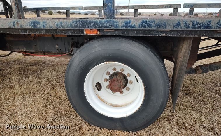 image for item JO9694 1995 Freightliner FL70  crane truck