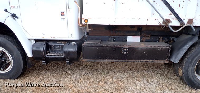 image for item JO9701 1987 International S1900  dump truck