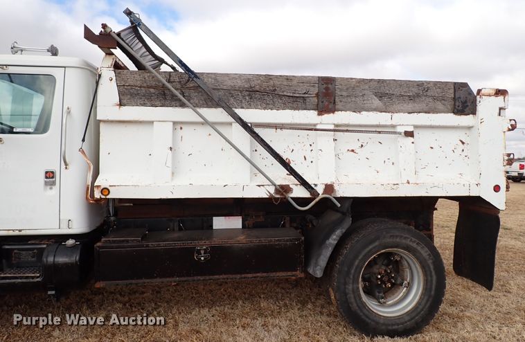 image for item JO9701 1987 International S1900  dump truck
