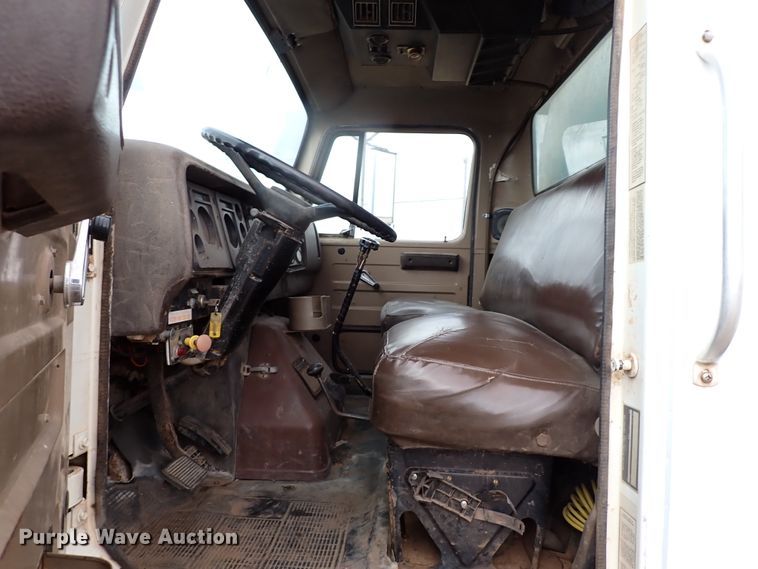 image for item JO9701 1987 International S1900  dump truck