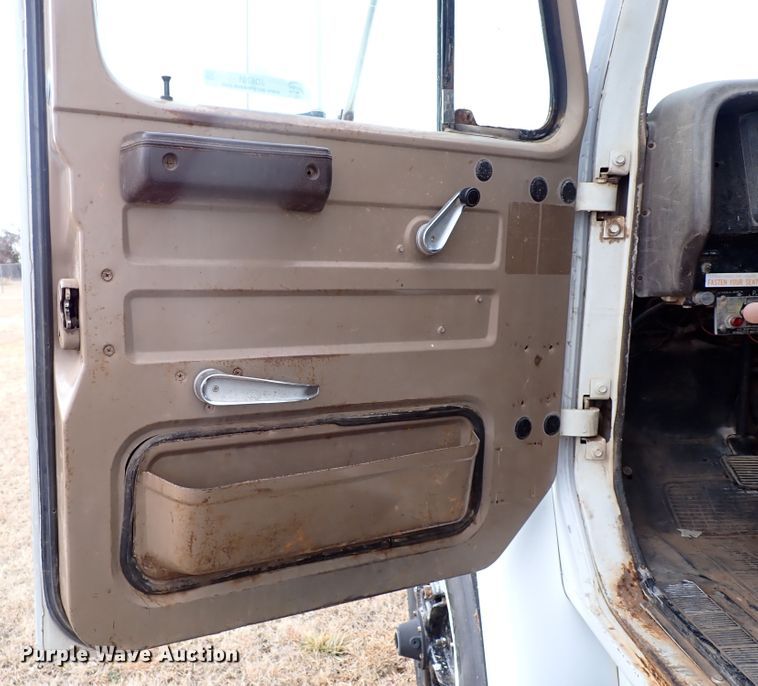 image for item JO9701 1987 International S1900  dump truck