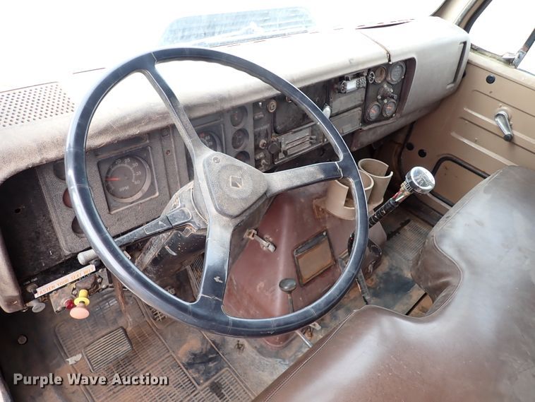 image for item JO9701 1987 International S1900  dump truck