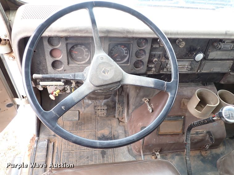 image for item JO9701 1987 International S1900  dump truck