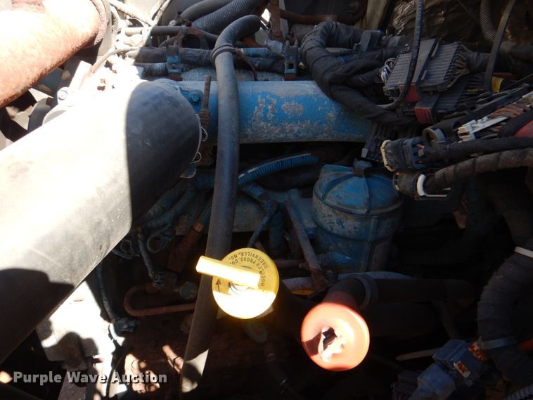 image for item JS9664 2005 International 7400  dump truck