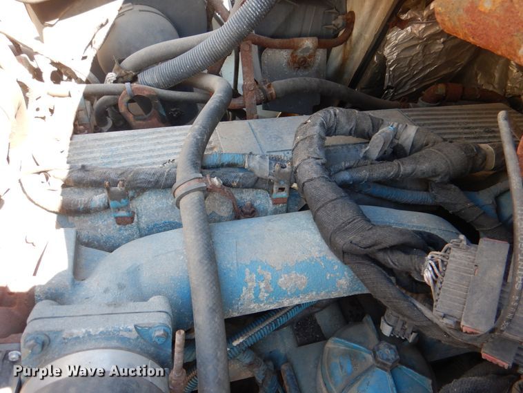 image for item JS9664 2005 International 7400  dump truck