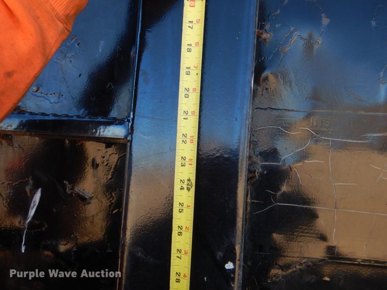 image for item JS9664 2005 International 7400  dump truck