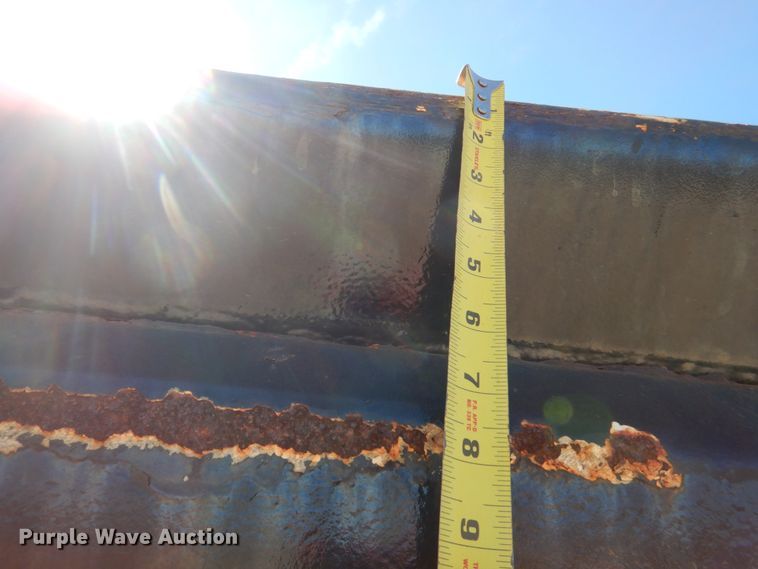 image for item JS9664 2005 International 7400  dump truck