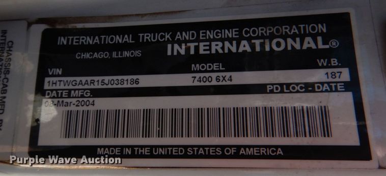 image for item JS9664 2005 International 7400  dump truck