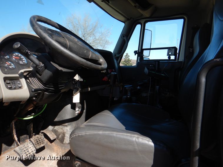 image for item JS9666 2009 International 7400  dump truck